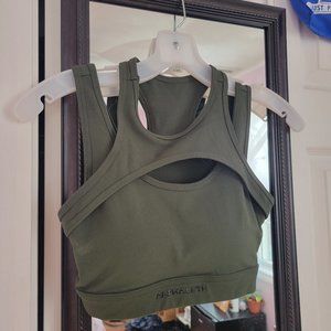 Alphalete Key Hole sports bra